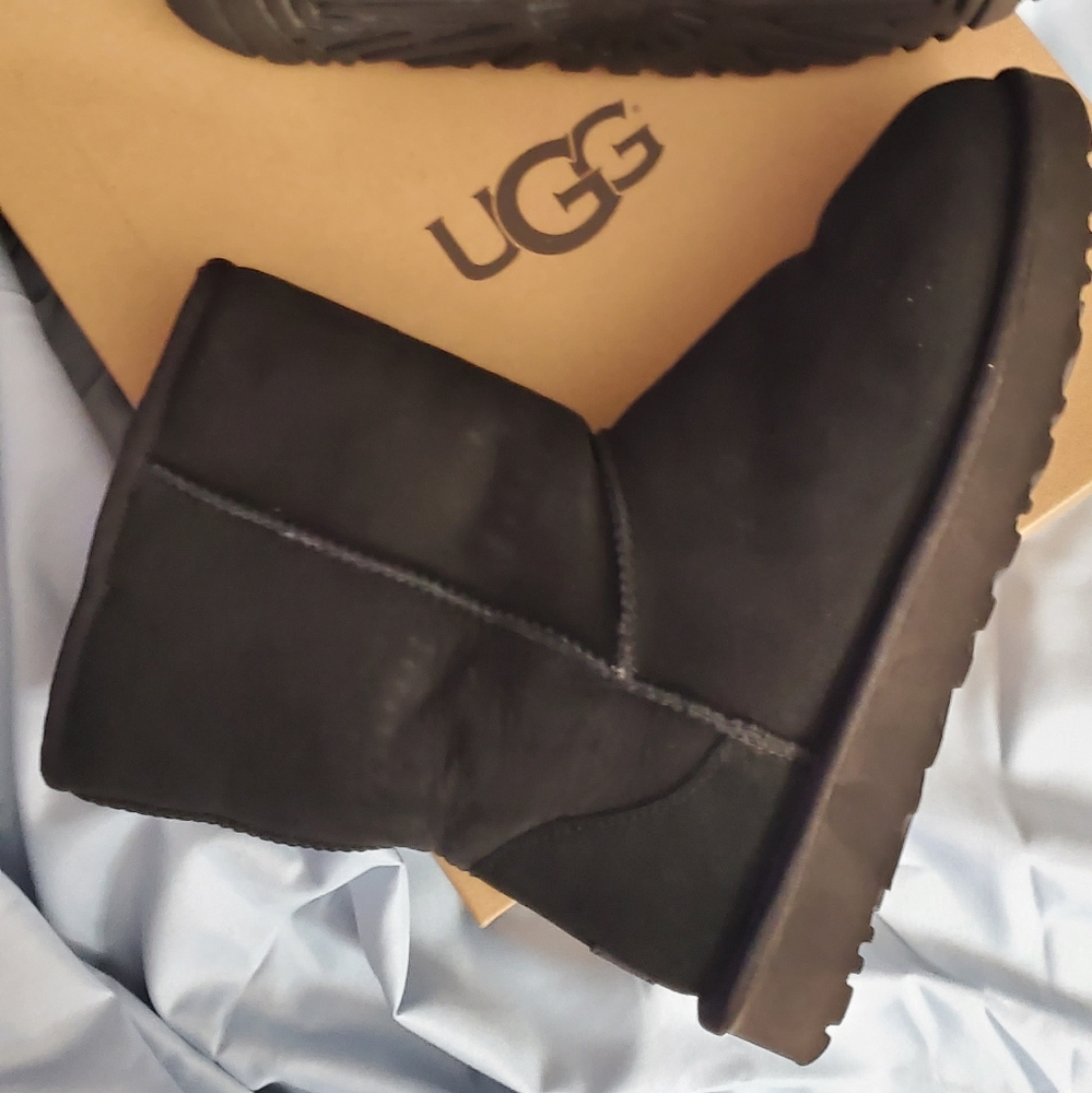 UGG BOOTS SHORT